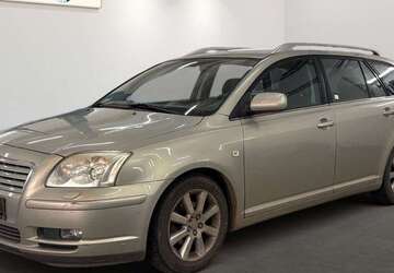 Toyota Avensis 176.304 km 2.399 &euro; Berlin 12681
