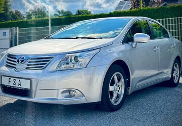 Toyota Avensis 49.000 km 9.800 &euro; Dresden 01259