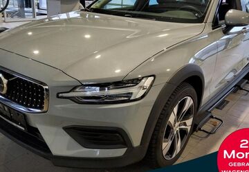 Volvo V60 Cross Country 38.835 km 35.380 &euro; Essen-Kray 45309