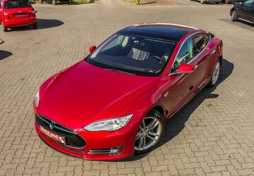 Tesla Model S 147.000 km 22.999 &euro; Nauen 14641