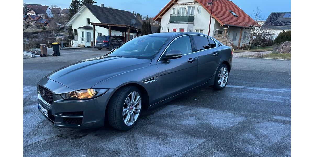 Jaguar XE 154.000 km 11.999 &euro; Bösingen 78662