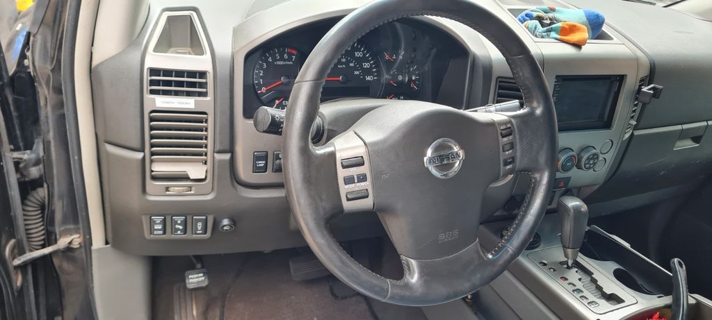 Nissan Titan 92.000 km 9.100 &euro; Geestland 27607