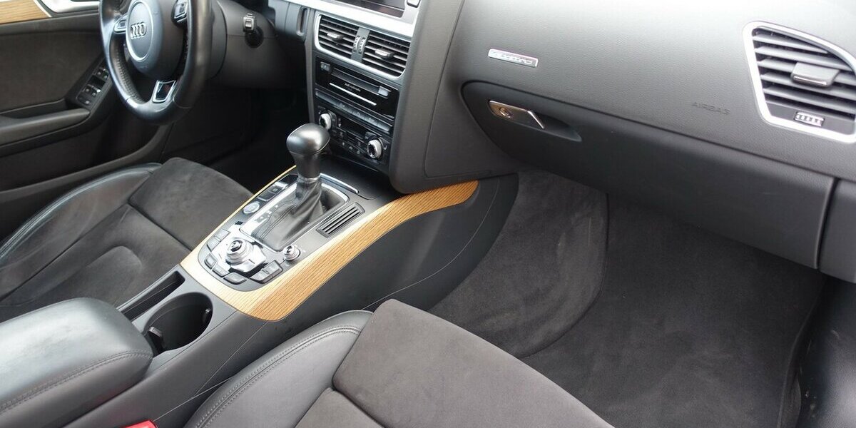 Audi A5 3.0 TDI quattro Bi-Xenon Standh. PDC Kamera S-L 146.000 km 17.950 &euro; Neumarkt/OPf 92318