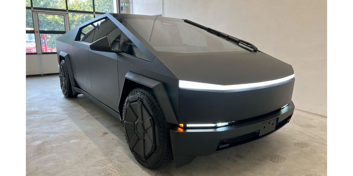 Tesla Andere 4.213 km 104.200 &euro; Hamburg 22119