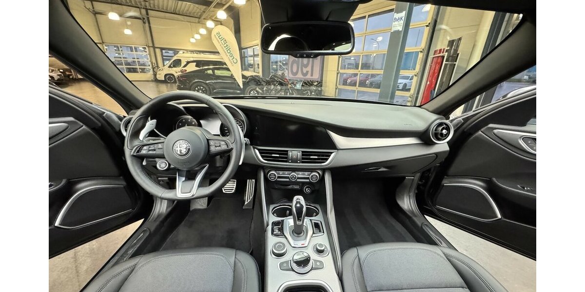 Alfa Romeo Giulia 2.0 Sprint Turbo 16V Xenon Leder Carplay 23.400 km 28.740 &euro; Lich 35423