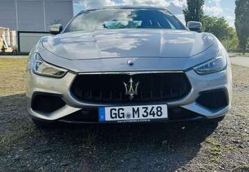 Maserati Ghibli 87.000 km 36.750 &euro; Kelsterbach 65451