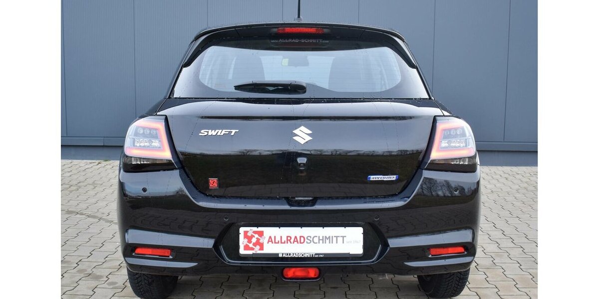 Suzuki Swift Club 1.2l M/T Dualjet Hybrid 26.700 km 15.450 &euro; Höchberg-Würzburg 97204