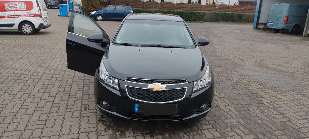 Chevrolet Cruze 122.584 km 7.990 &euro; Halle Saale 06122