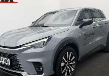 Lexus LBX 14.200 km 37.490 &euro; Frankfurt 60314