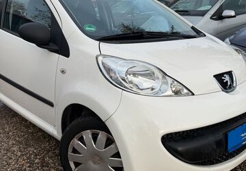Peugeot 107 150.345 km 2.790 &euro; Berlin 13089