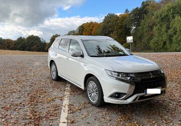 Mitsubishi Plug-in Hybrid Outlander 96.390 km 17.199 &euro; Affing 86444