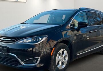 Chrysler Pacifica 45.469 km 19.499 &euro; Berlin 12681