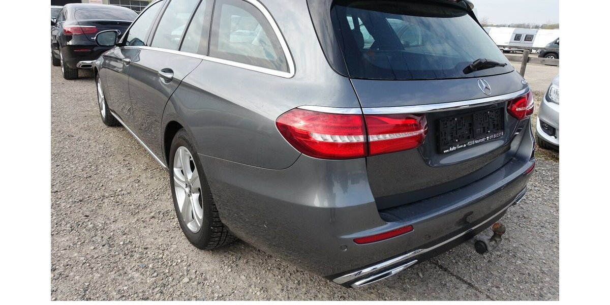 Mercedes-Benz E 220 d 4Matic Avantgarde Leder AHK eGHSD 8x Alu 71.000 km 25.950 &euro; Neumarkt/OPf 92318
