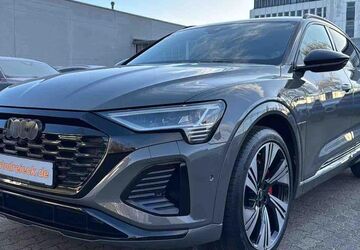 Audi Q8 e-tron 27.200 km 54.950 &euro; Hamburg 22047