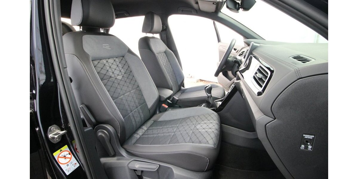 VW T-Roc TSI R-Line LED+ACC+SITZHEIZUNG 24.085 km 24.900 &euro; Hagenow 19230