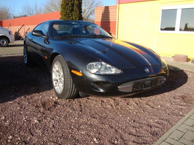 Jaguar XK8 152.147 km 9.999 &euro; Bernburg (Saale) 06406