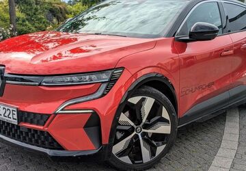 Renault Megane E-TECH 8.500 km 29.990 &euro; Wiehl 51674