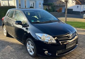 Toyota Auris 74.677 km 6.800 &euro; Klausen 54524