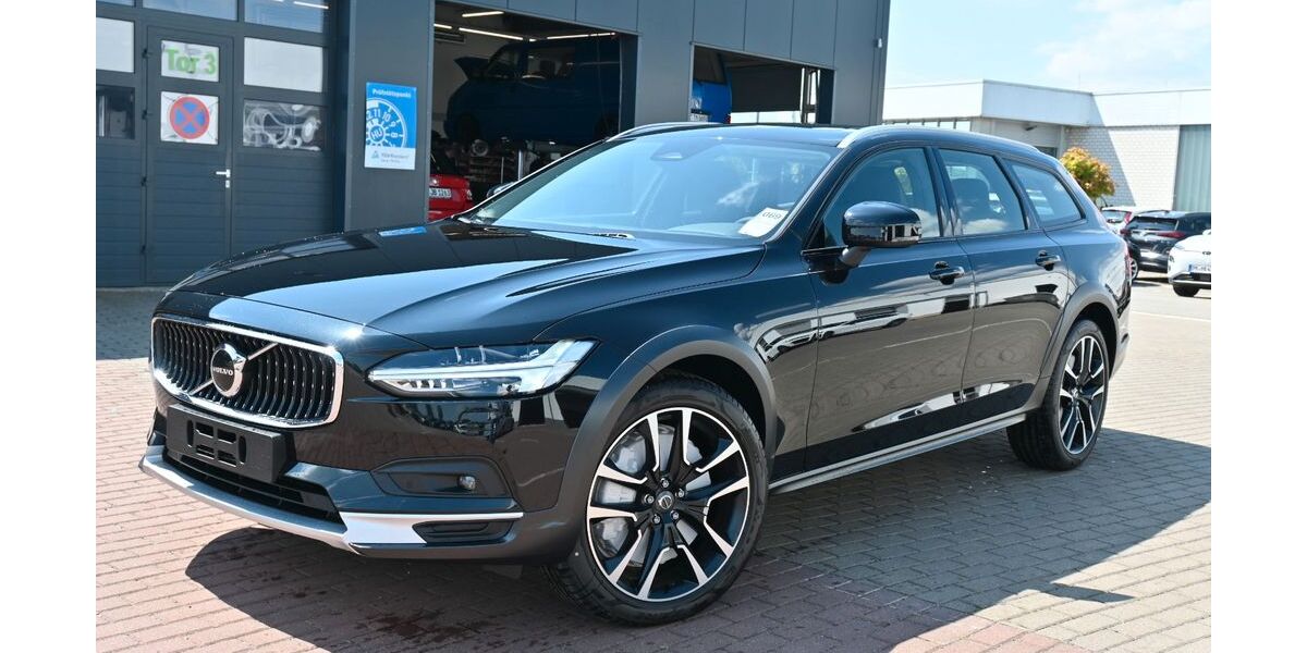 Volvo V90 Cross Country 15.500 km 56.900 &euro; Jüterbog 14913