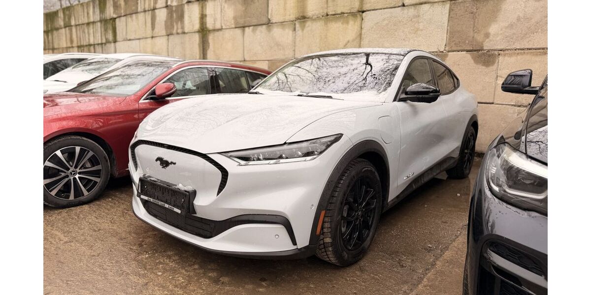 Ford Mustang Mach-E 13.416 km 29.950 &euro; Krefeld 47805