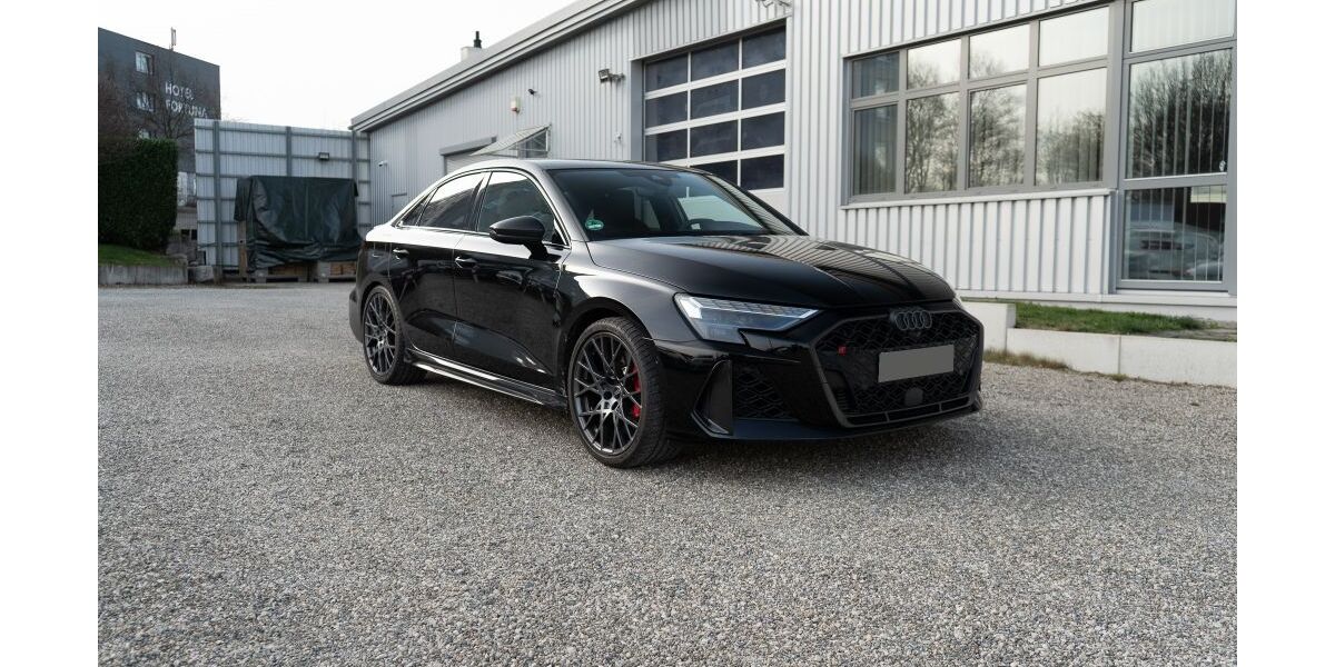 Audi quattro 6.800 km 67.900 &euro; Reutlingen / Betzingen 72770