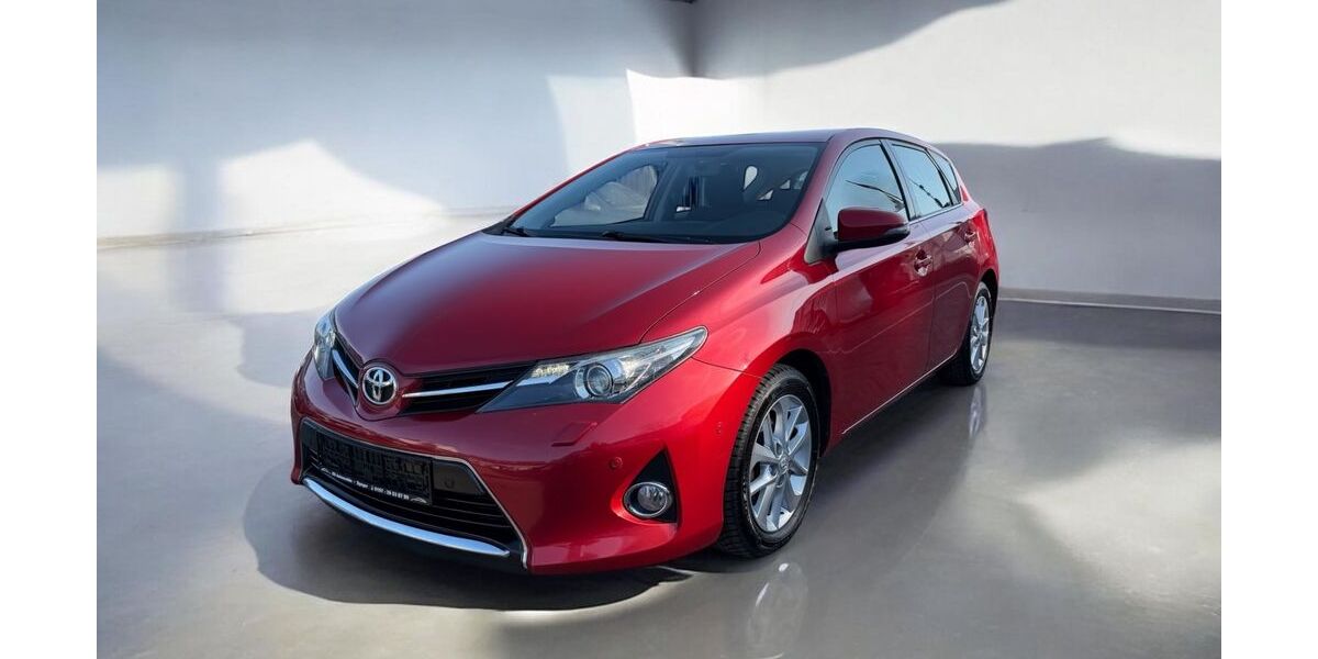 Toyota Auris 131.000 km 8.999 &euro; Speyer 67346