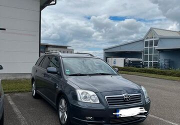 Toyota Avensis 181.000 km 5.300 &euro; Lörrach 79539