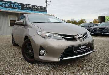 Toyota Auris 86.490 km 11.950 &euro; München 81829