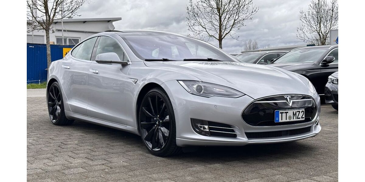 Tesla Model S 120.000 km 33.900 &euro; Friedrichshafen 88045