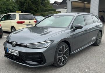 VW Passat 3.000 km 74.850 &euro; Radevormwald 42477