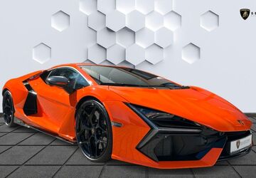 Lamborghini Revuelto 4.960 km 515.000 &euro; Ořech 
