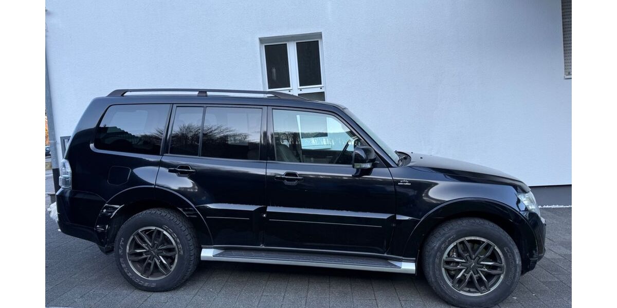 Mitsubishi Pajero 241.000 km 13.600 &euro; Albstadt 72461