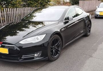 Tesla Model S 245.000 km 17.800 &euro; Waldsolms 35647