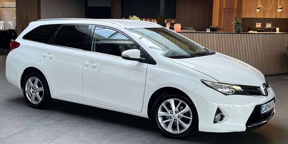 Toyota Auris 225.000 km 4.970 &euro; Cadolzburg 90556