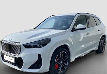 BMW iX1 1.733 km 53.385 &euro; Langenwetzendorf 07957