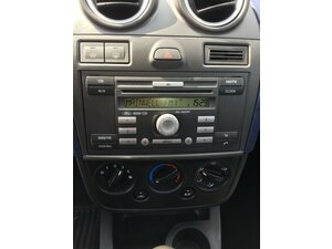 Ford Fiesta Ambiente,4 Türig,Tüv Neu! 136.000 km 2.990 &euro; Himmelkron 95502