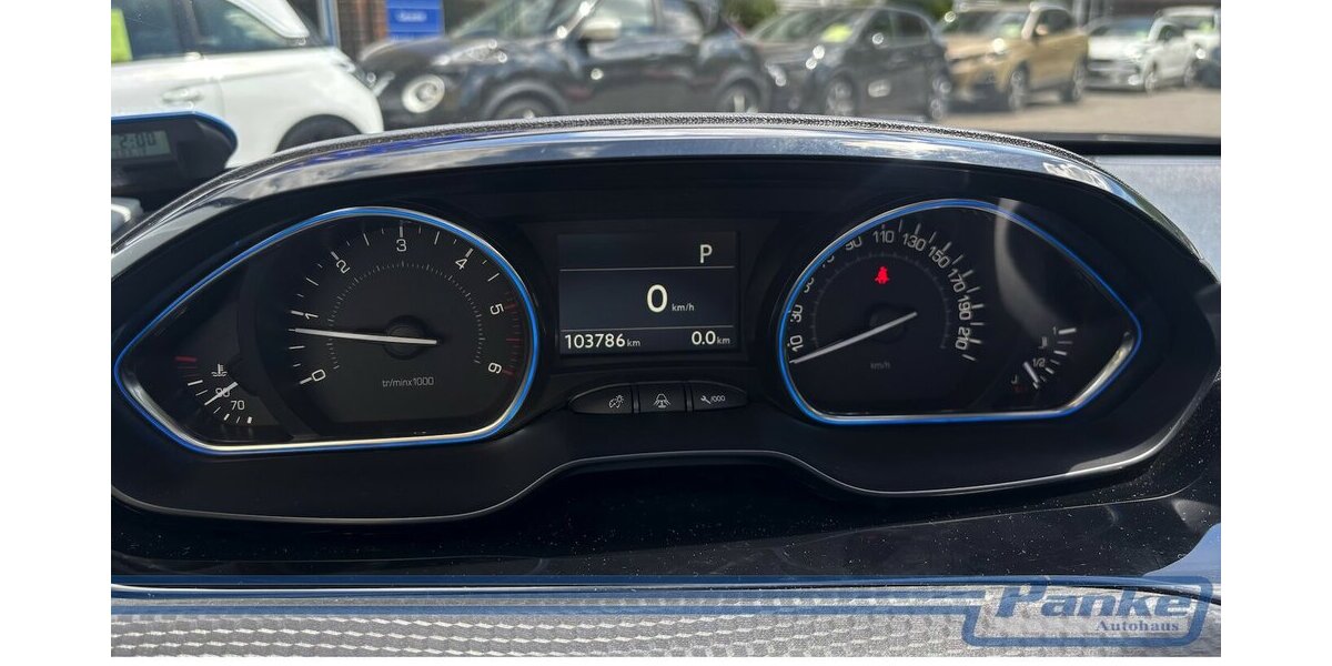 Peugeot 2008 Allure*AHK*Navi*Car-play*SHZ*LED*Tempo* 103.785 km 10.890 &euro; Berlin 13187