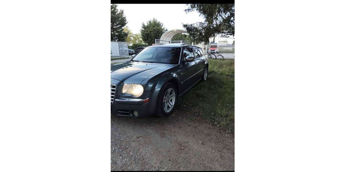 Chrysler 300C 265.000 km 3.299 &euro; Büchig 76297