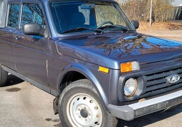 Lada Niva 101.998 km 8.400 &euro; Güstrow 18273