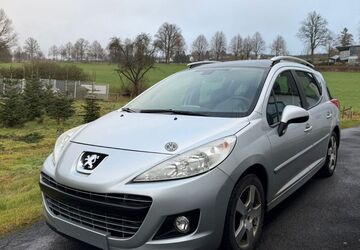 Peugeot 207 250.000 km 2.250 &euro; Eslohe 59889