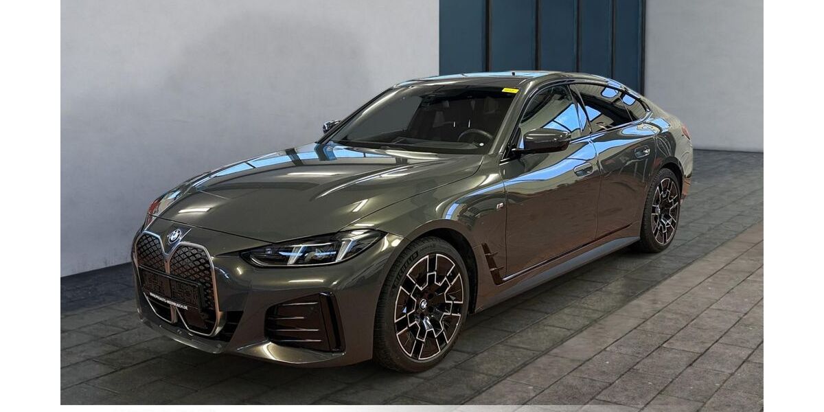 BMW i4 6.500 km 53.485 &euro; Meerbusch 40668