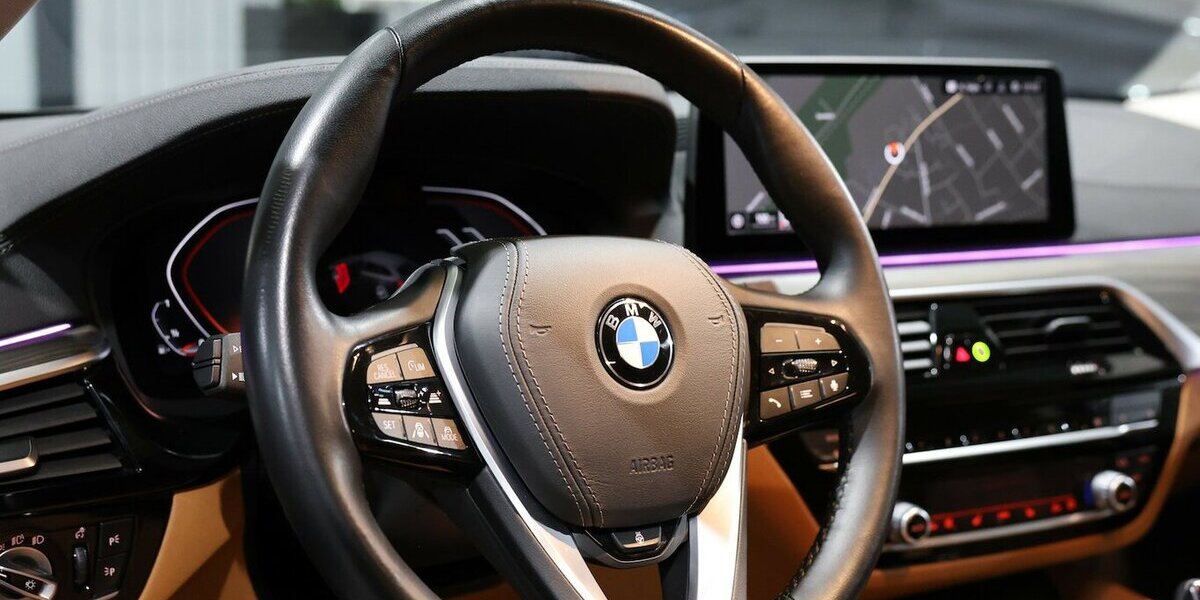 BMW 530i Touring INNOVATION LUXURY-LINE BUSINESS 45.000 km 40.444 &euro; Hamm 59077