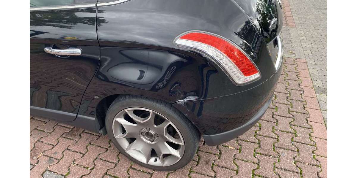 Lancia Delta 157.878 km 3.100 &euro; Wiesbaden 65183