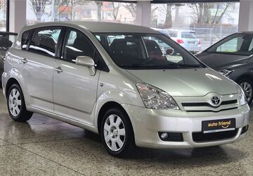 Toyota Corolla Verso 100.000 km 7.950 &euro; Rüsselsheim 65428