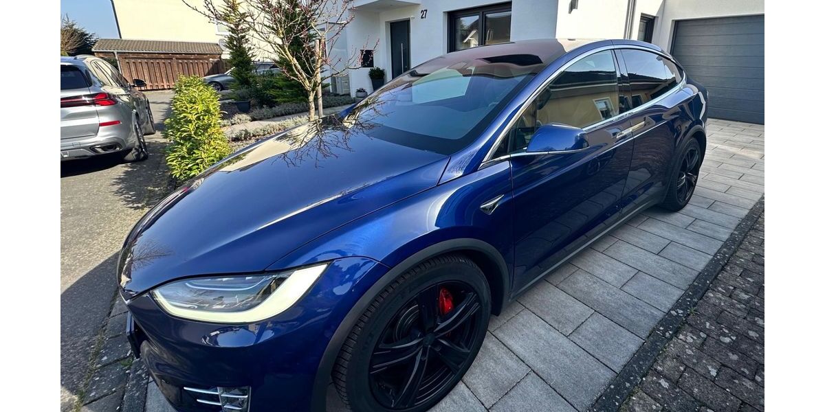 Tesla Model X 92.400 km 44.000 &euro; Rheinbach 53359