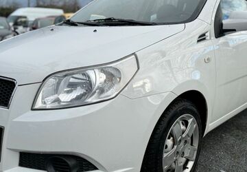 Chevrolet Aveo 83.000 km 2.500 &euro; Dresden 01097