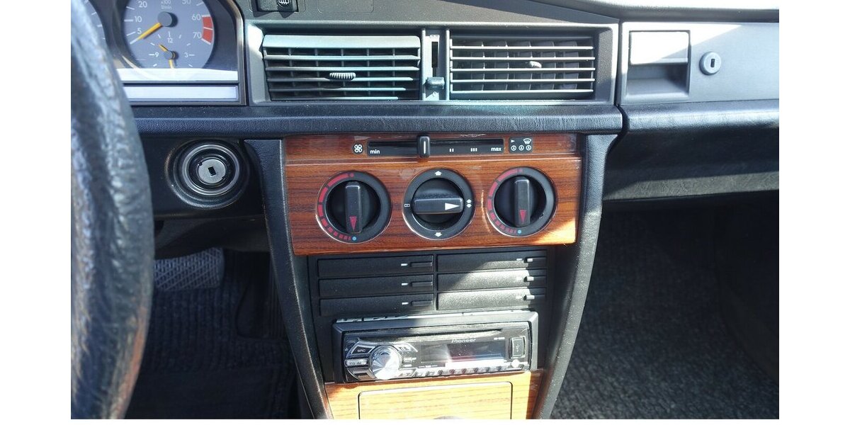 Mercedes-Benz 190 E 2.3 H-Kennz. Oldtimer eSHSD Verschl-t. neu g 212.900 km 7.950 &euro; Neumarkt/OPf 92318