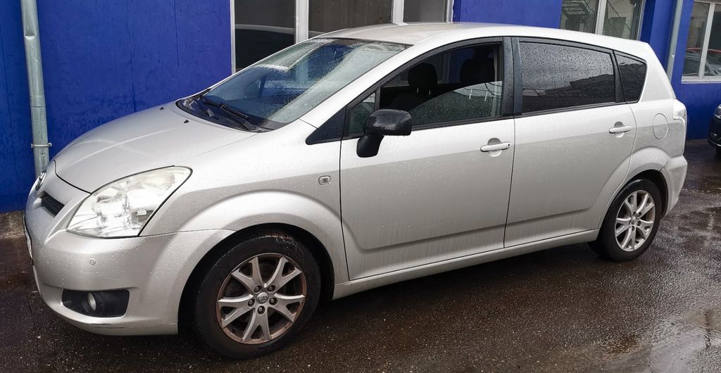 Toyota Corolla Verso 200.000 km 3.399 &euro; Berlin 13405