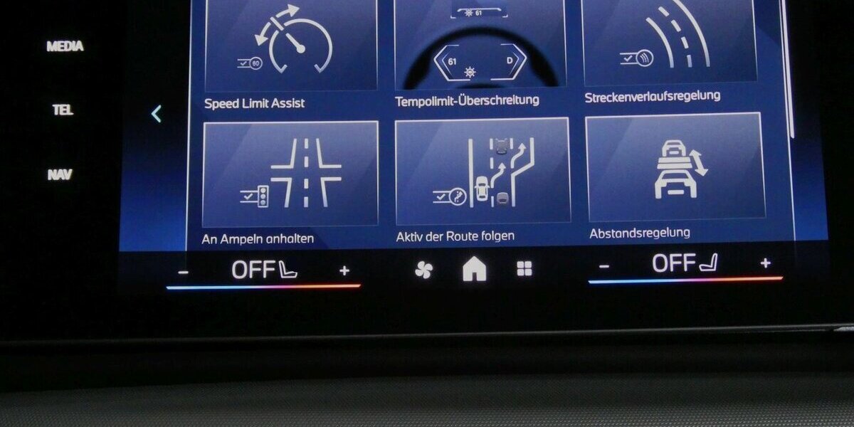 BMW X1 23d xDrive x-Line AHK,360°,HUD NP: 66.560 22.100 km 42.590 &euro; Landshut 84030