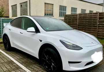 Tesla Model Y 75.250 km 29.500 &euro; Niederdorfelden 61138